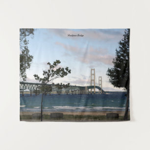 Mackinac-Brücke mit Baumbestand Wandteppich