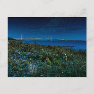 Mackinac-Brücke mit Sternen darüber, Michigan Postkarte