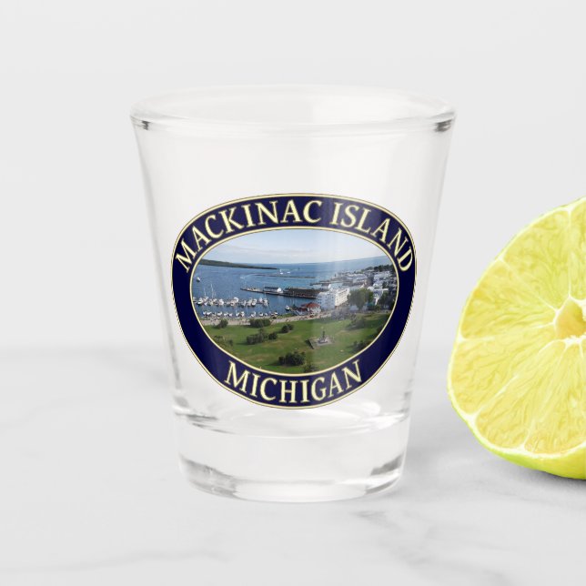 Mackinac Island Harbour & Lake Huron in Michigan Schnapsglas (Vorderseite)