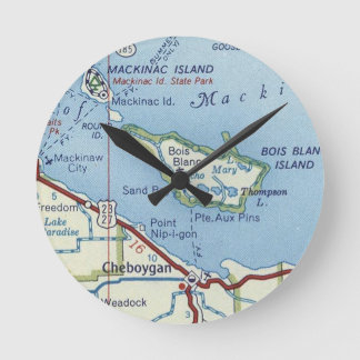 Mackinac Island Vintage Map Runde Wanduhr
