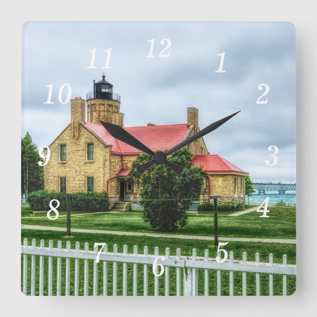 Mackinac Light and Bridge Quadratische Wanduhr (Vorderseite)