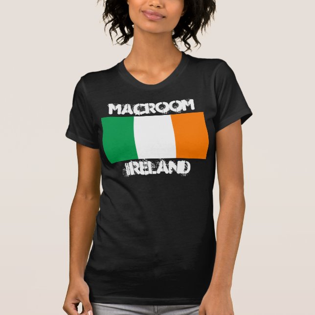 Macroom, Irland mit irischer Flagge T-Shirt (Vorderseite)