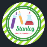 Mad Science Birthday Baby Dusche Runder Aufkleber<br><div class="desc">Sie können Ihre Gefälligkeitstafel mit NAME, GLÜCKLICHEM GEBURTSTAG, WILLKOMMEN BABY, DANK IHNEN und vielem mehr personalisieren. Die Designs sind modern und kreativ, ideal für Kinder, Erwachsene und Teenager, dekorieren Ihre Lieblinge und würzen Ihr Party! Dieses Design ist perfekt für alle Party, Babydusche, Geburtstag, Hochzeit, Verlobung, Büro, Teamwork, Überraschung, Garten, Cocktail,...</div>