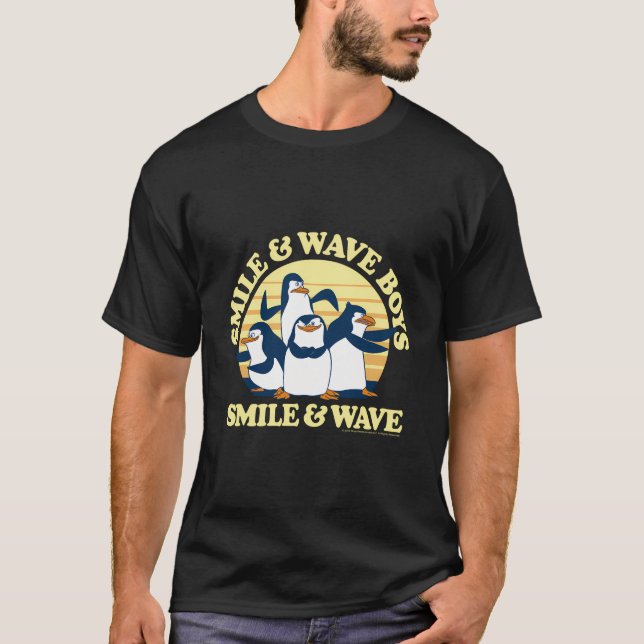 Madagaskar Pinguine lächeln und schwingen Sunset T T-Shirt (Vorderseite)