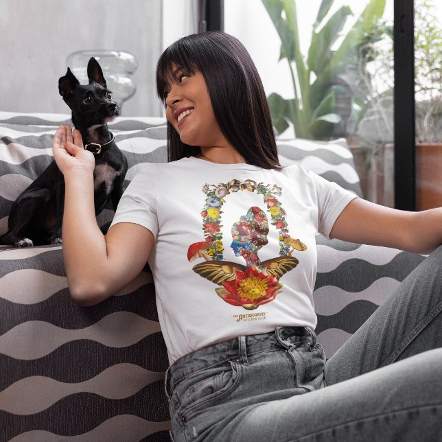 Madame Butterfly Antikarischer T - Shirt (Person wearing t-shirt)