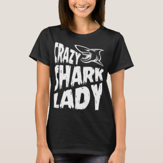 Madame folle effrayante T-Shirt de requin