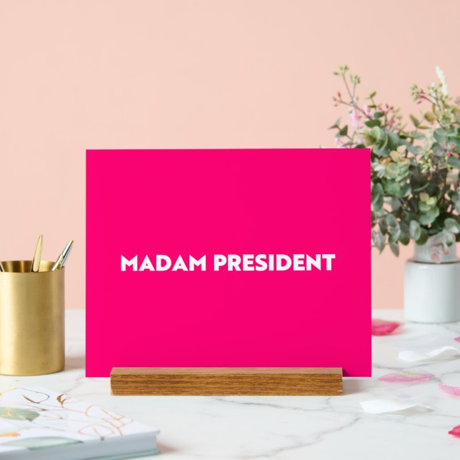 Madame la Présidente, typographie moderne rose cha (Mariage)