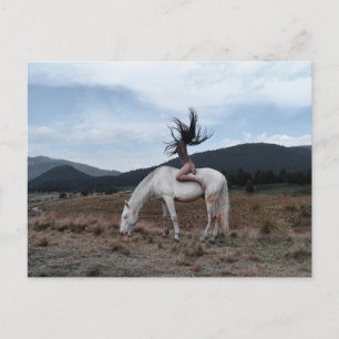 Mädchen am Pferd Postkarte