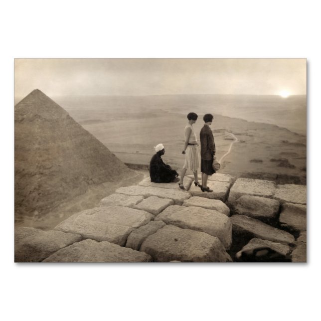 Mädchen auf der Spitze der Pyramide von Cheops in  Tischnummer (Vorderseite)