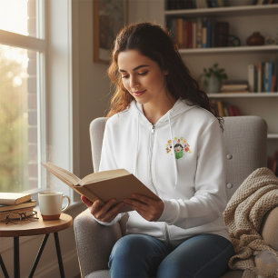 Mädchen beim Lesen und Lernen von ABC-Buchstaben u Hoodie
