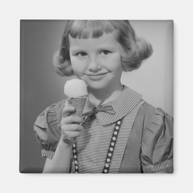 Mädchen, das Eis isst Magnet (Vorne)