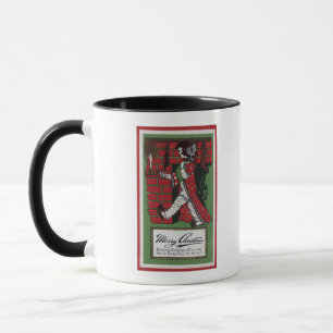 Mädchen, das Puppe und Kerzenständer hält Tasse