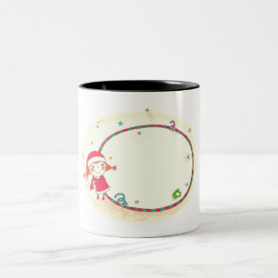 Mädchen, das Sankt-Kostüm trägt Zweifarbige Tasse