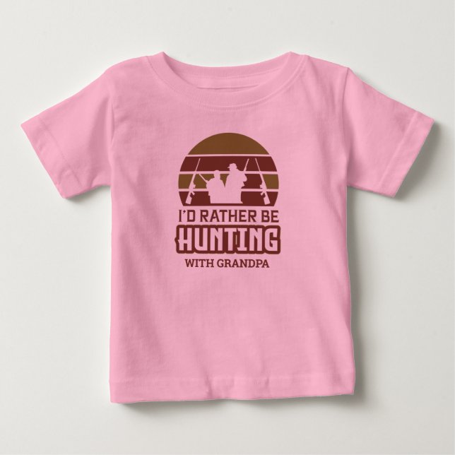 Mädchen, die ich lieber mit Opa jagen würde Baby T-shirt (Vorderseite)