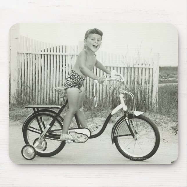 Mädchen fährt Fahrrad Mousepad (Vorne)