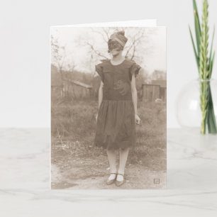 Mädchen im Halloween-Kostüm der 1920er Jahre im Vi Karte