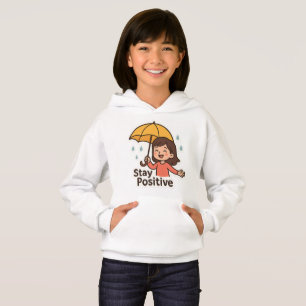 Mädchen im Regen, aber mit einem Lächeln. Hoodie