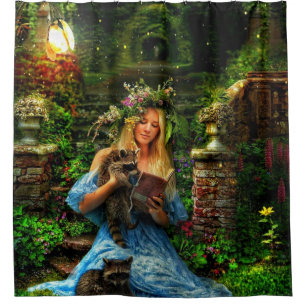 Mädchen in blauem Kleid und Racoons Duschvorhang
