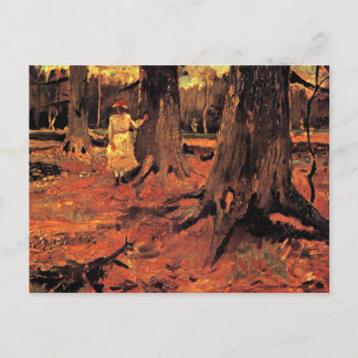 Mädchen in Weiß im Wald Postkarte