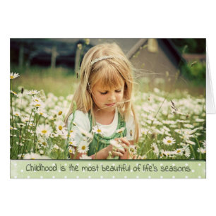 Mädchen in Wildblumen