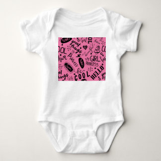 Mädchen kalligrafisch: Nahtloses Modedesign Baby Strampler