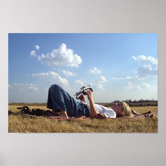 Mädchen mit Drachen Poster (Vorne)