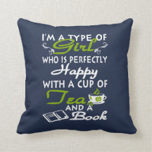 Mädchen mit einer Tasse Tee und ein Buch