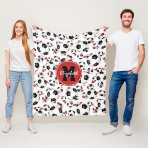 Mädchen mit Monogramm Fußbälle und Herzmuster Fleecedecke