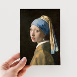 Mädchen mit Perlenohrring | Johannes Vermeer Postkarte<br><div class="desc">Mädchen mit Perlenohrring (c. 1665) | Originelle Kunstwerke des niederländischen Barockmalers Johannes Vermeer (1632-1675). Vermeer ist bekannt für die Malszenen der Mittelschicht. Die meisten seiner Werke sind Set in den gleichen wenigen Innenräumen seines eigenen Hauses. Er war zu seinen Lebzeiten kein besonders bekannter oder wohlhabender Künstler, aber Vermeer gilt heute...</div>