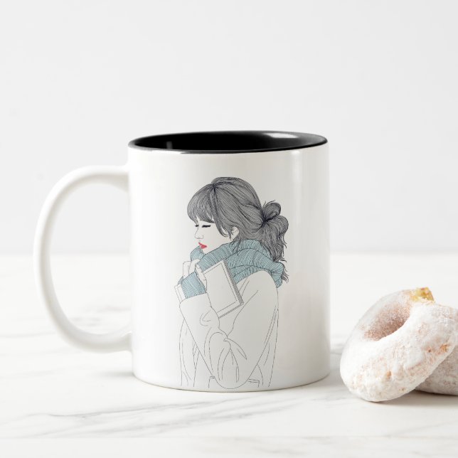 Mädchen mit Schal und Buch Zweifarbige Tasse (Mit Donut)