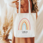 Mädchen Niedlich Pink Boho Wasserfarben Rainbow Ki Tragetasche<br><div class="desc">Diese boho Mädchen Tote-Tasche verfügt über eine rosa Aquarell boho Regenbogen,  und Raum,  um einen Namen in einfachen Typografie hinzuzufügen. Das perfekte moderne und skurrile Design für Kinder oder Regenbogenliebhaber!</div>