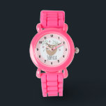 Mädchen Niedlich schlafend Schlaf Schlaf Tier und Armbanduhr<br><div class="desc">Diese niedliche und mädchenhafte Kinderuhr besticht durch ein hübsches, handgezeichnetes Schlafdoodle mit Blume und Blätter. Dieses hübsche rosa Design bietet auch einen Platz, wo Sie Ihren Mädchennamen hinzufügen können. Das perfekte Dschungelmotiv, Wildlife Design für Ihre Kleinen!</div>