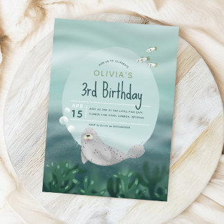 Mädchen Niedlich unter dem Meeresmeer Siegel 3. Ge Einladung