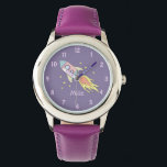 Mädchen Niedliche Lila Raketenschiff Platz und Nam Armbanduhr<br><div class="desc">Diese niedliche und mädchenhafte Kinderuhr verfügt über ein hübsches und farbenprächtiges Handgezeichnetes Raketenschiff im Weltraum mit lila Hintergrund. Das Design bietet auch einen Platz,  wo Sie Ihren Mädchennamen hinzufügen können. Perfekt für Kleinkinder oder Kinder!</div>