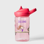 Mädchen Personalisiert Gymnastik Trinkflasche<br><div class="desc">Diese personalisierte Gymnastik Wasserflasche Teil eines passenden Set von Gymnastikaccessoires. Ihr kleines Mädchen wird jeden Moment ihrer Gymnastikreise genießen. Dieses Design zeichnet sich durch die Farben des Regenbogens aus, wobei besonders Rosa und lila hervorgehoben werden. Sie finden schöne Turniere auf und ab dem Balancestrahl, einen leicht lesbaren Schriftart und viel...</div>