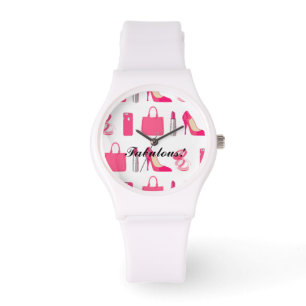 Mädchen sehen zu armbanduhr