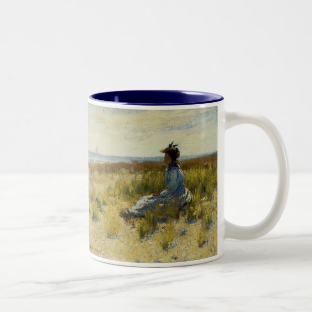 Mädchen sitzt am Meer Zweifarbige Tasse (Rechts)