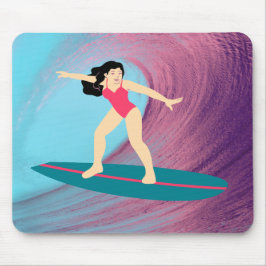 Mädchen surfen bei Sonnenuntergang. Mousepad
