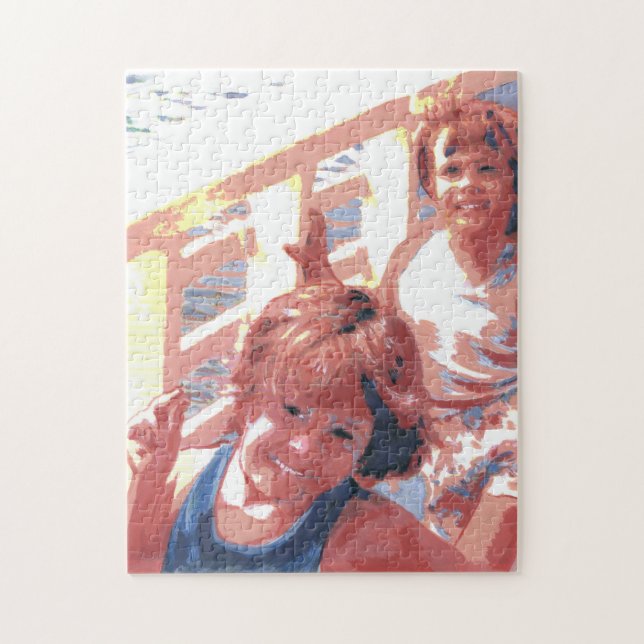 Mädchen tanzen zu Musik (Vertikal)