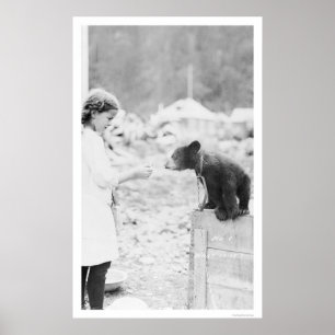 Mädchen u. Bär Seward, Alaska 1912 Poster