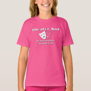 Mädchen, um die ich Textzeilen herum laufen lassen T-Shirt