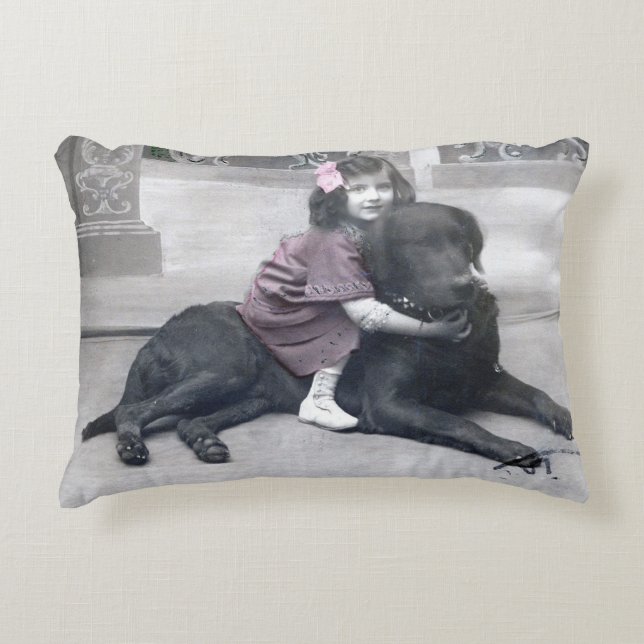 Mädchen und ihr Hund Dekokissen (Vorderseite)