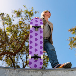 Mädchenhaftes Lila-Herzen-Muster Skateboard