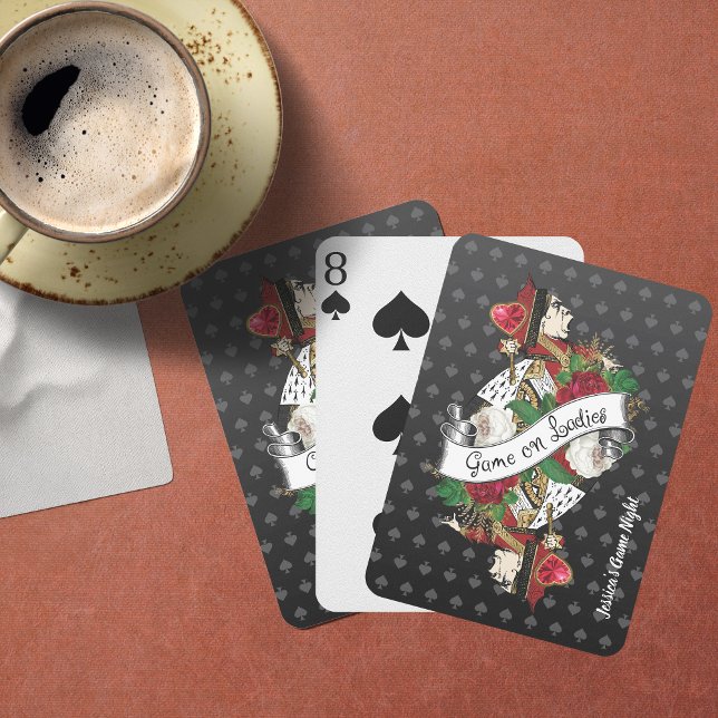 Mädchennacht | Spiel auf Damen Königin des Herzens Spielkarten (Featuring the Queen Of Hearts in tribute to Alice in Wonderland with the phrase “Game On Ladies” )