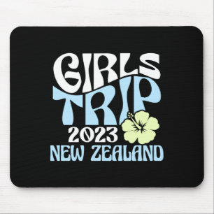 Mädchenreise 2023 Neuseeland Strand Zielort Retr Mousepad