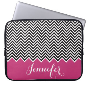 MÄDCHTIG HOT PINK MAGENTA Schwarz-weiße Zickzack A Laptopschutzhülle