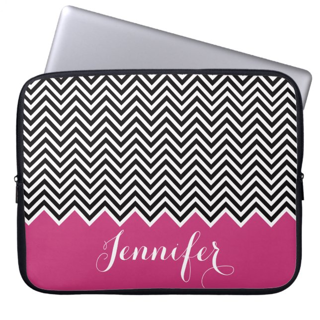 MÄDCHTIG HOT PINK MAGENTA Schwarz-weiße Zickzack A Laptopschutzhülle (Vorderseite)