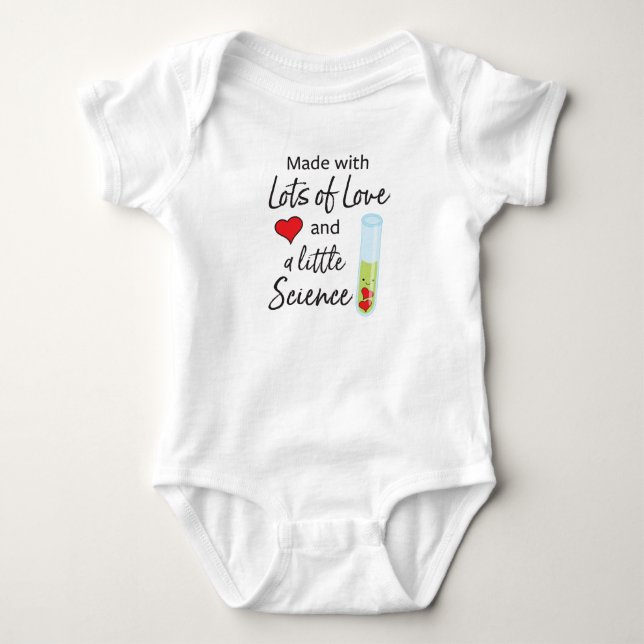 Made with Lots of Liebe and a kleinen Science Baby Strampler (Vorderseite)