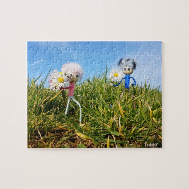 Madeliefjes plukkende fubby's.     (Horizontal)