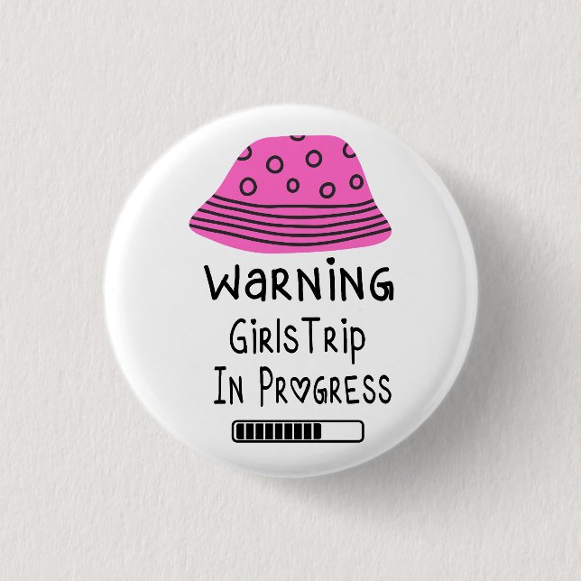 Mädels, die mit rosa Hut fahren Button (Vorderseite)